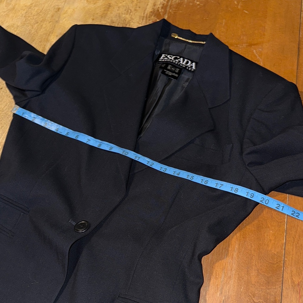 Escada Margaretha Ley Dark Navy Blazer - Picture 4 of 12